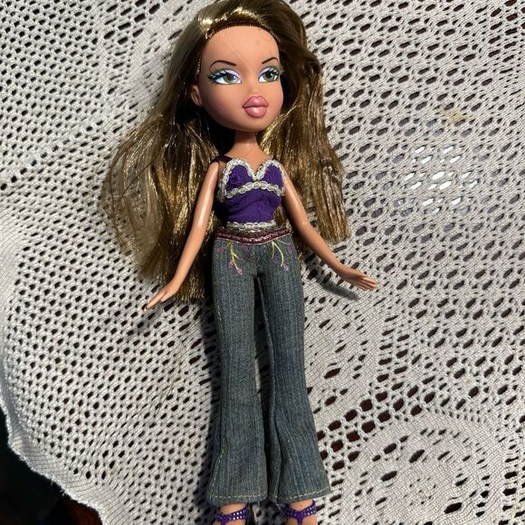Bratz Doll “Funk Out”  Fianna 10” Doll MGA - Picture 6 of 6